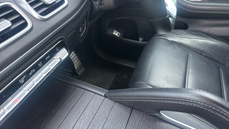 Mercedes-Benz GLE 300d 4Matic AMG Line 5dr 9G-Tronic Diesel Estate